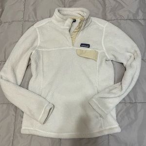White fuzzy Patagonia pullover